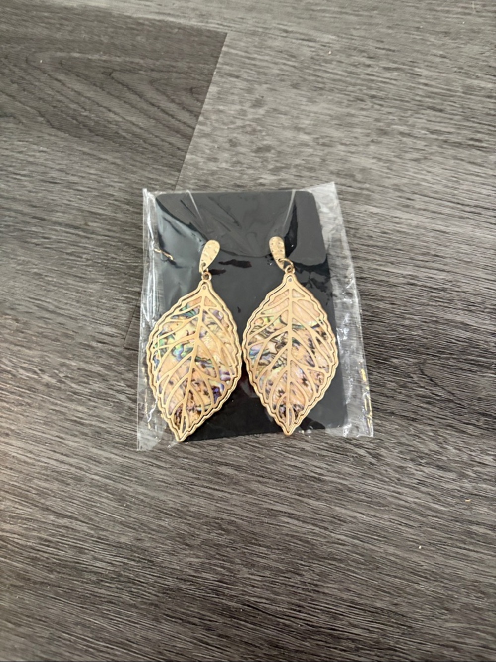 NWT Gold Leaf Filigree Drop Earrings with Iridescent Inlay